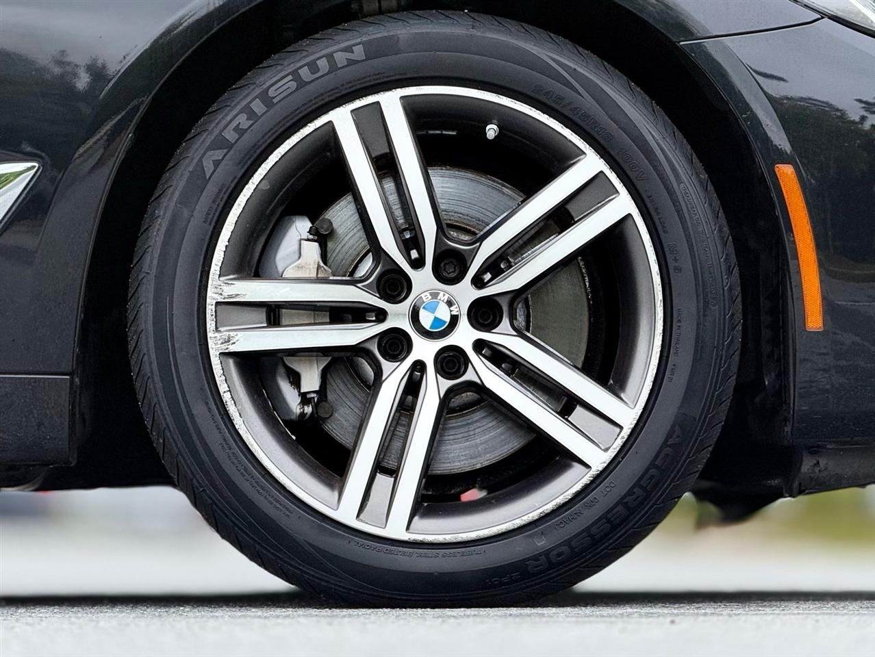 BMW 5 Series  2022
