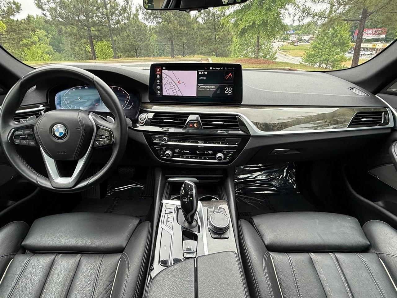 BMW 5 Series  2022