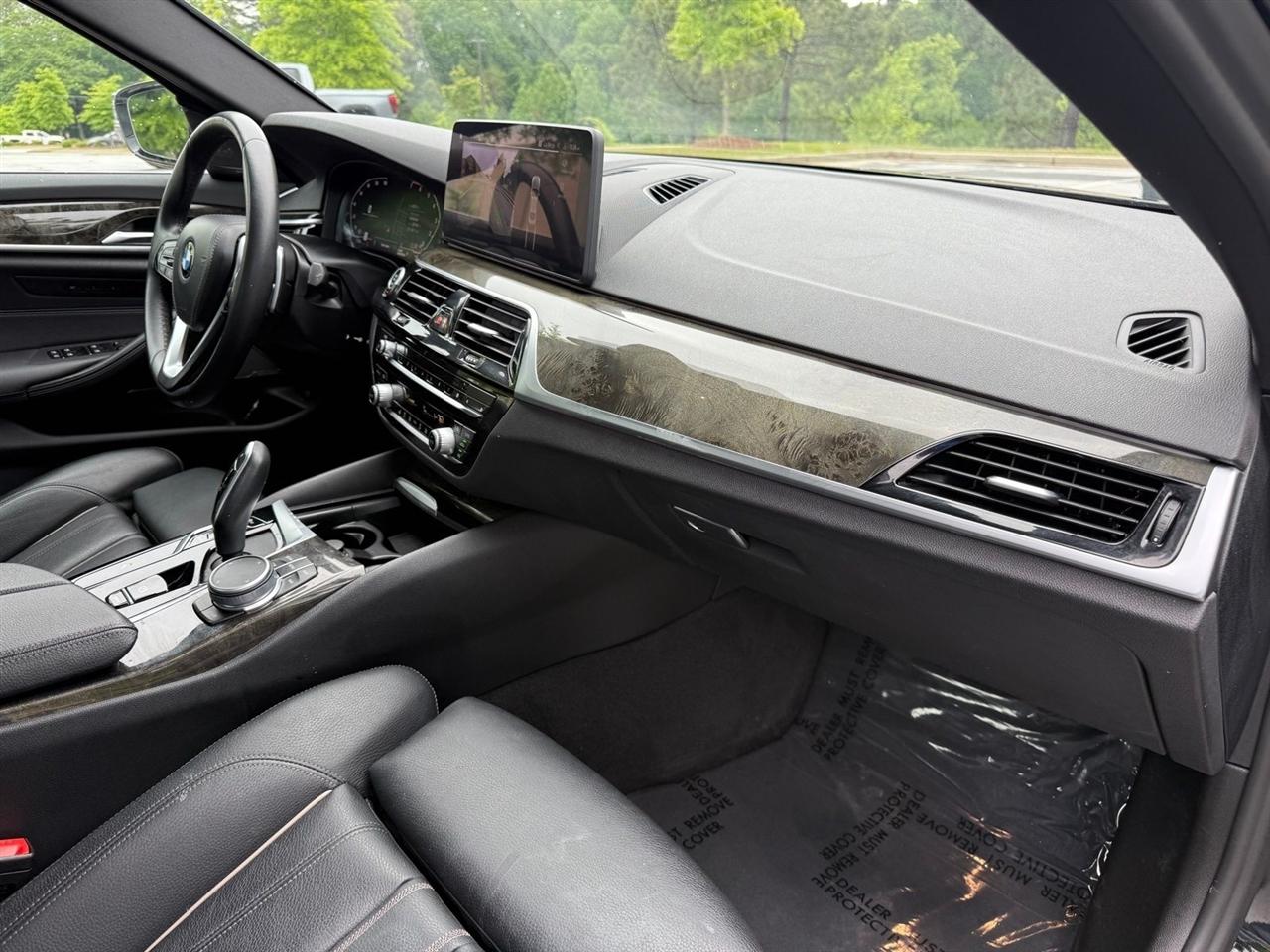 BMW 5 Series  2022