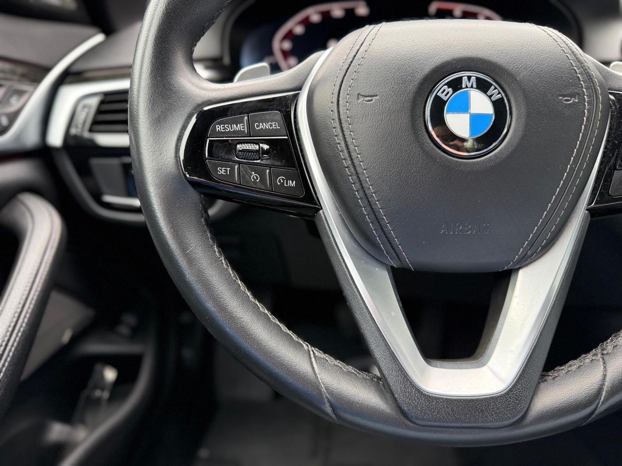 BMW 5 Series  2022