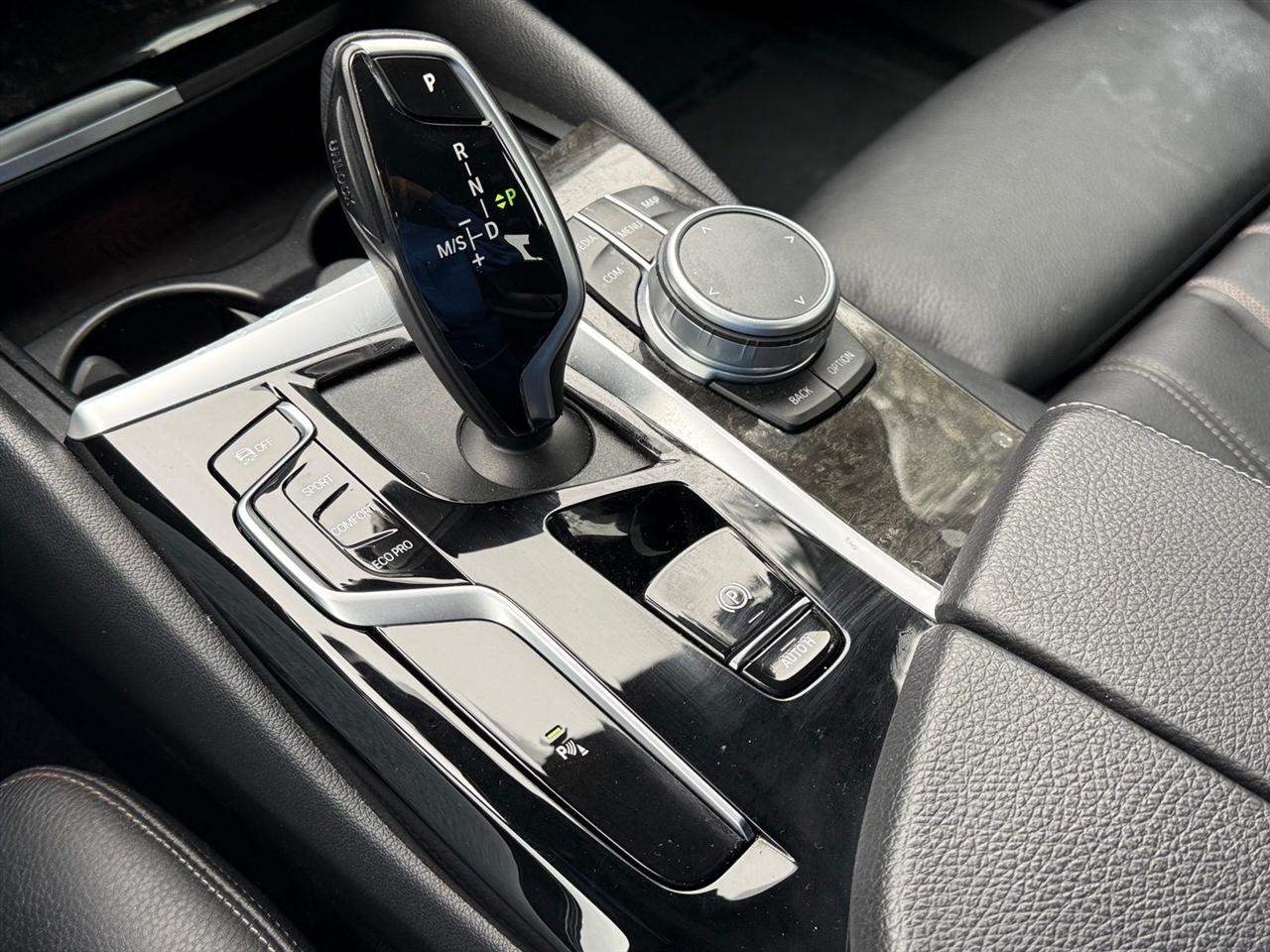 BMW 5 Series  2022