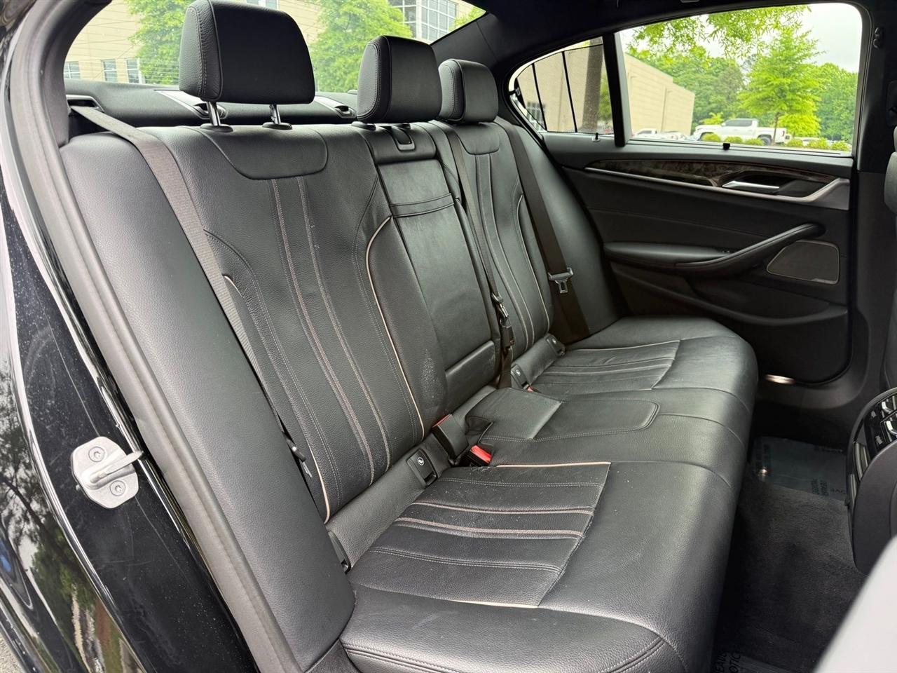 BMW 5 Series  2022