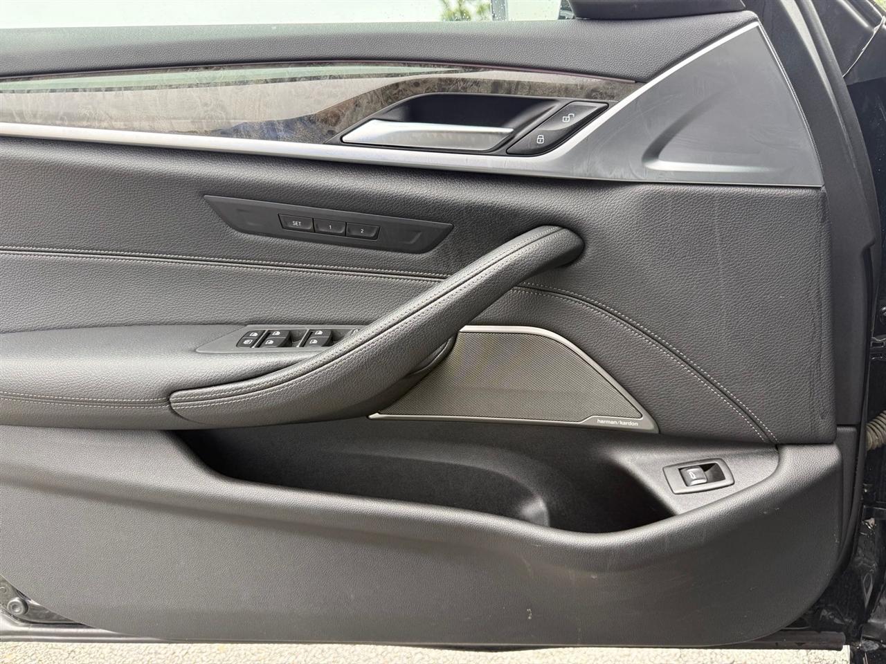 BMW 5 Series  2022