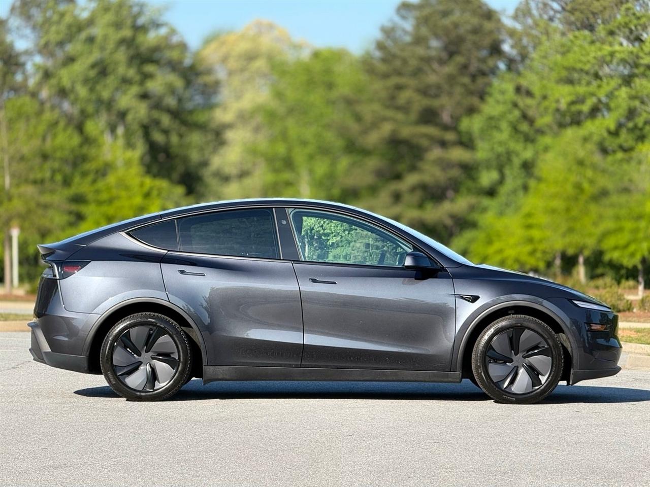 Tesla Model Y  2026