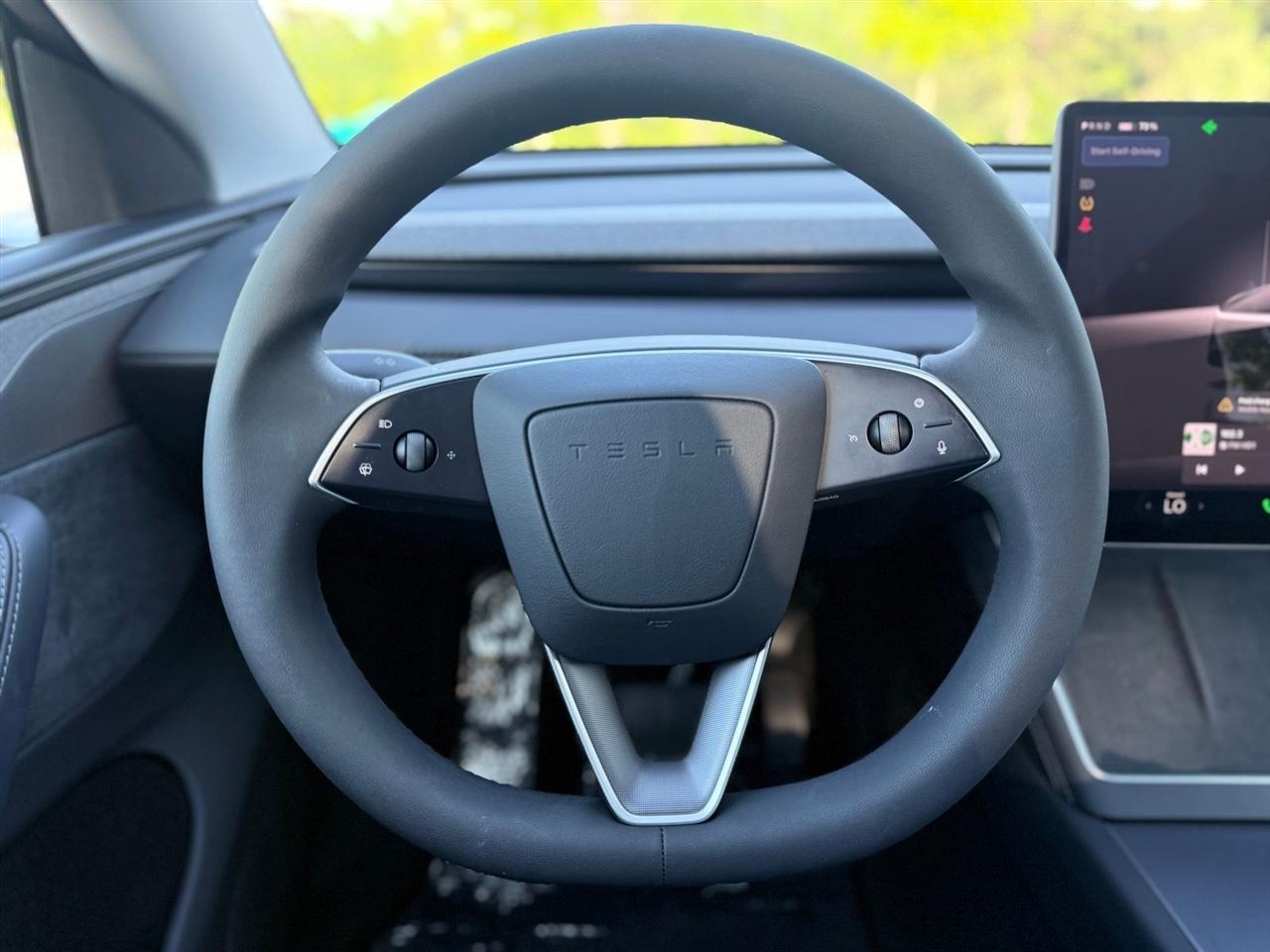 Tesla Model Y  2026