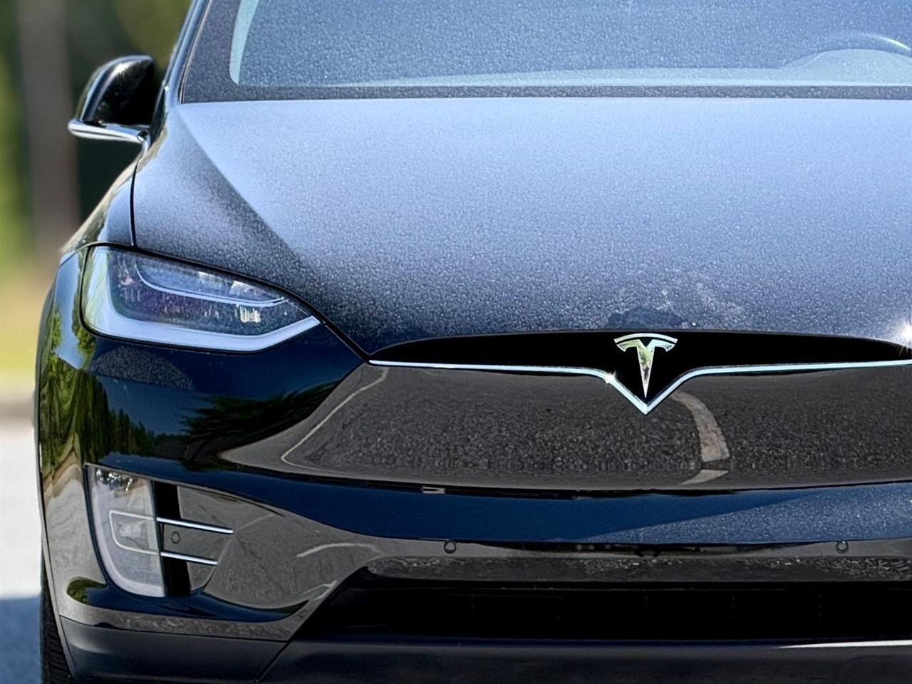 Tesla Model X  2019