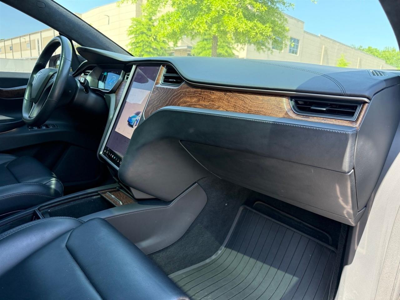 Tesla Model X  2019