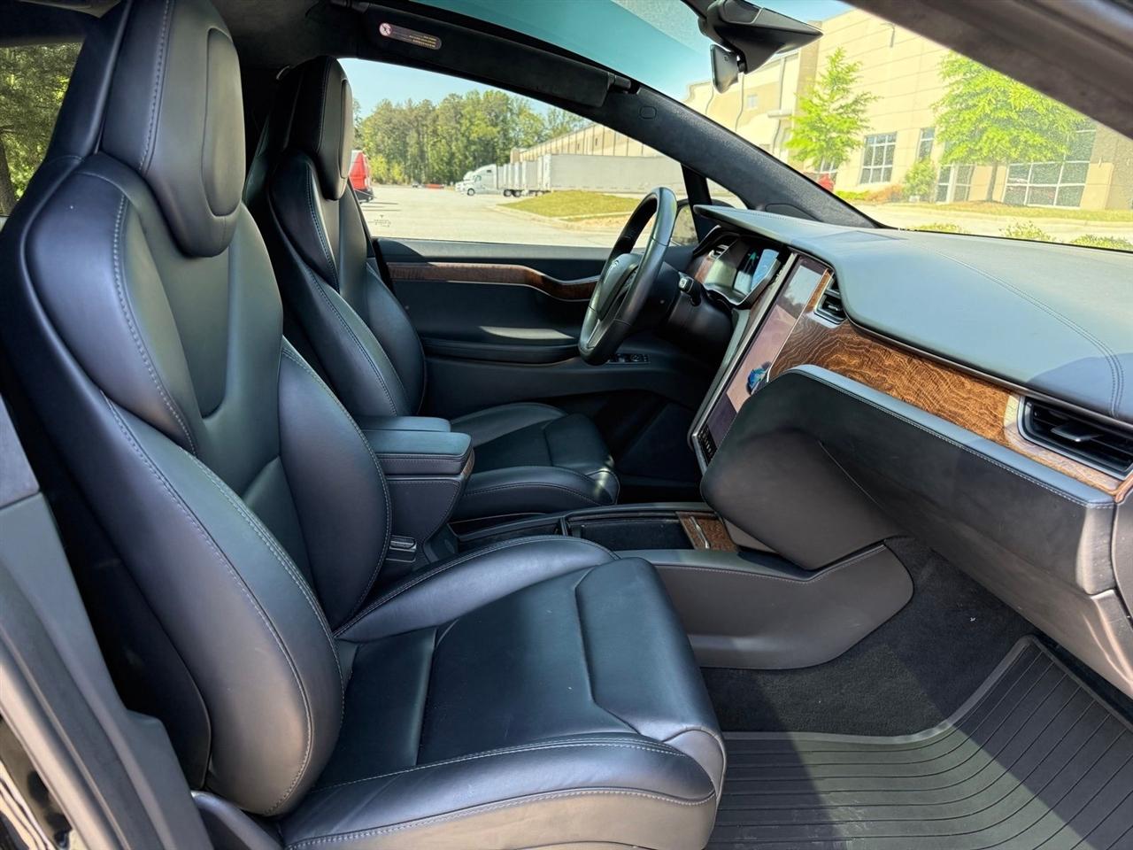 Tesla Model X  2019