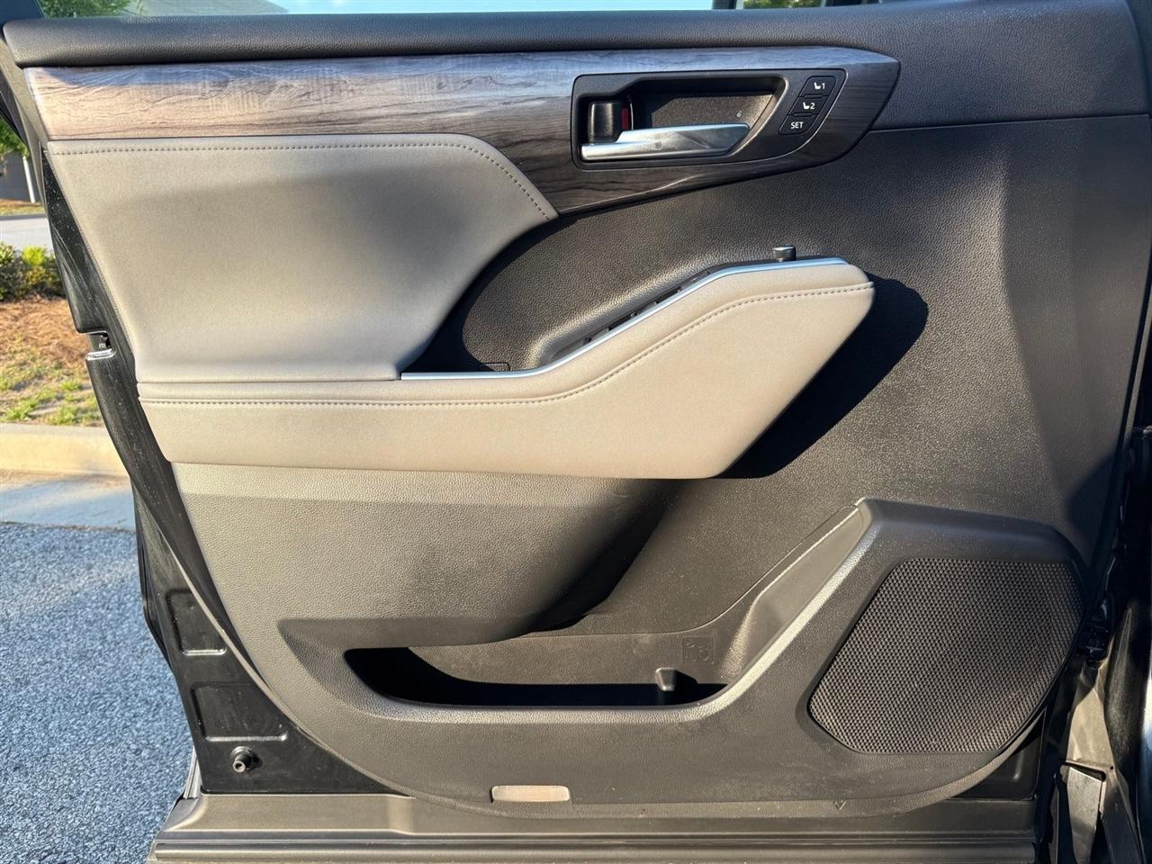 Toyota Highlander  2020