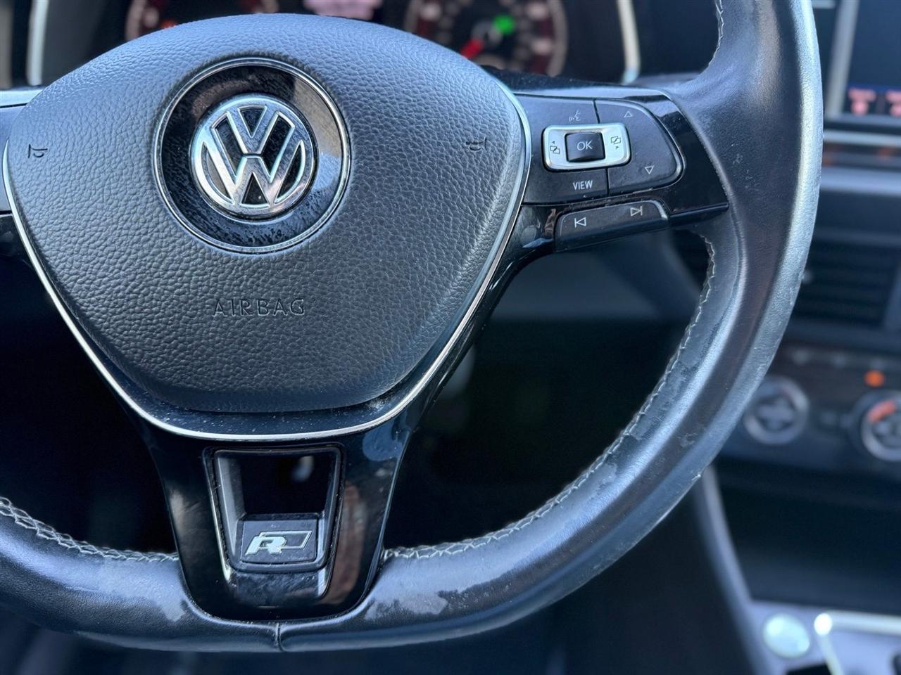 Volkswagen Jetta  2019