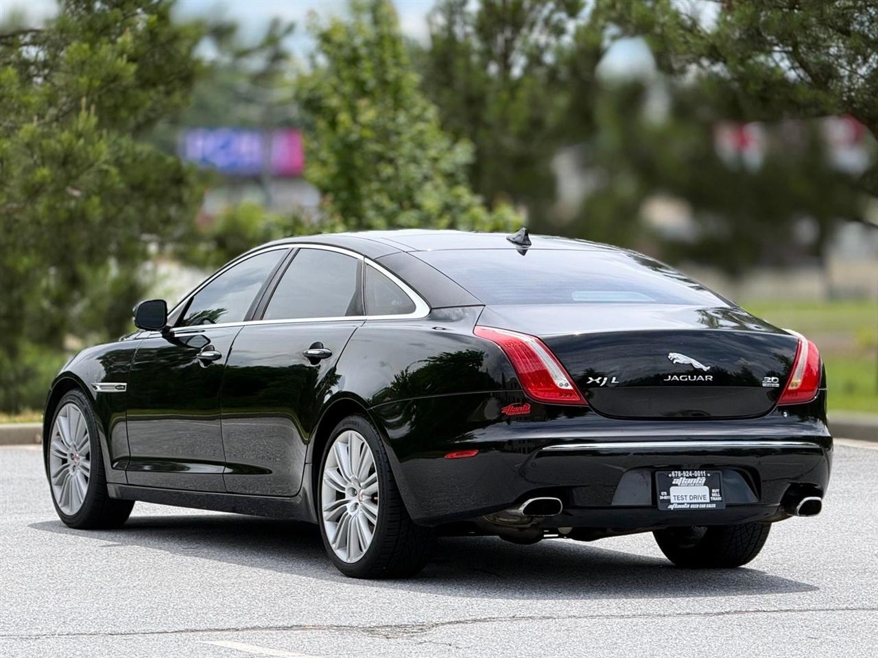 Jaguar XJ  2015