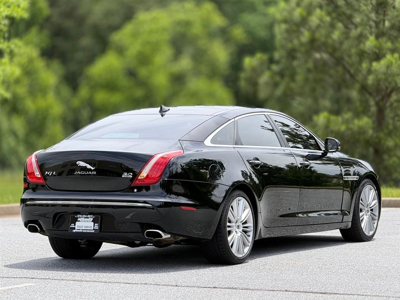 Jaguar XJ  2015