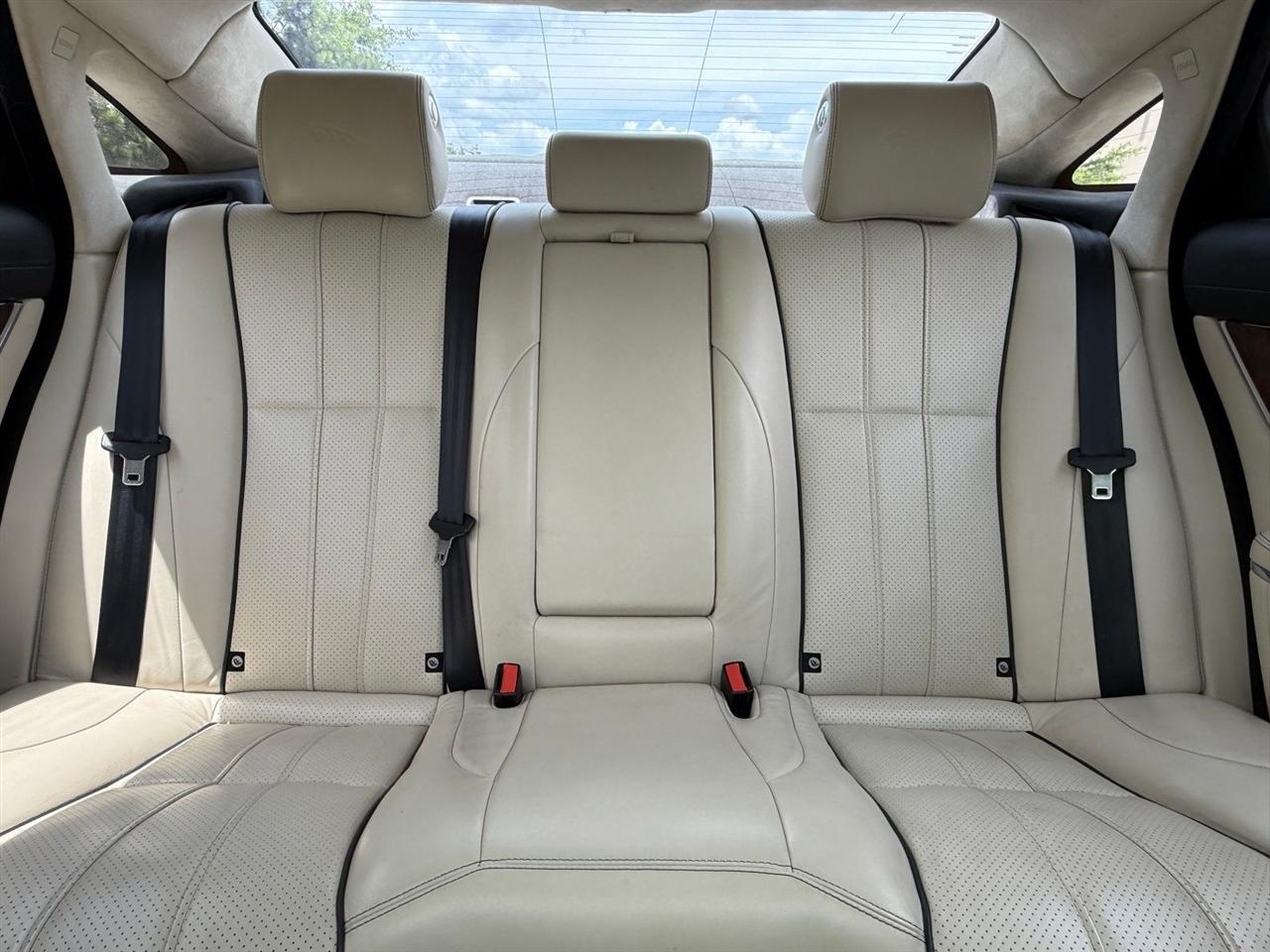 Jaguar XJ  2015