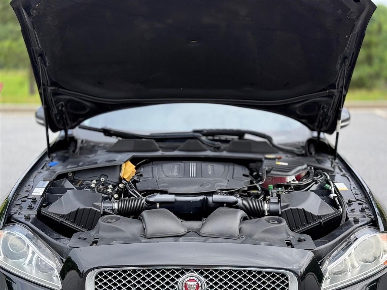Jaguar XJ  2015