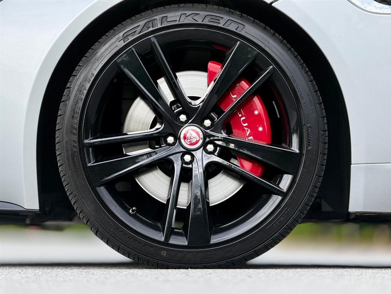 Jaguar F-Type  2017