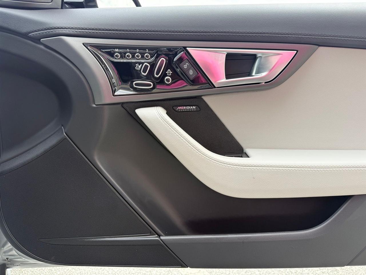 Jaguar F-Type  2017