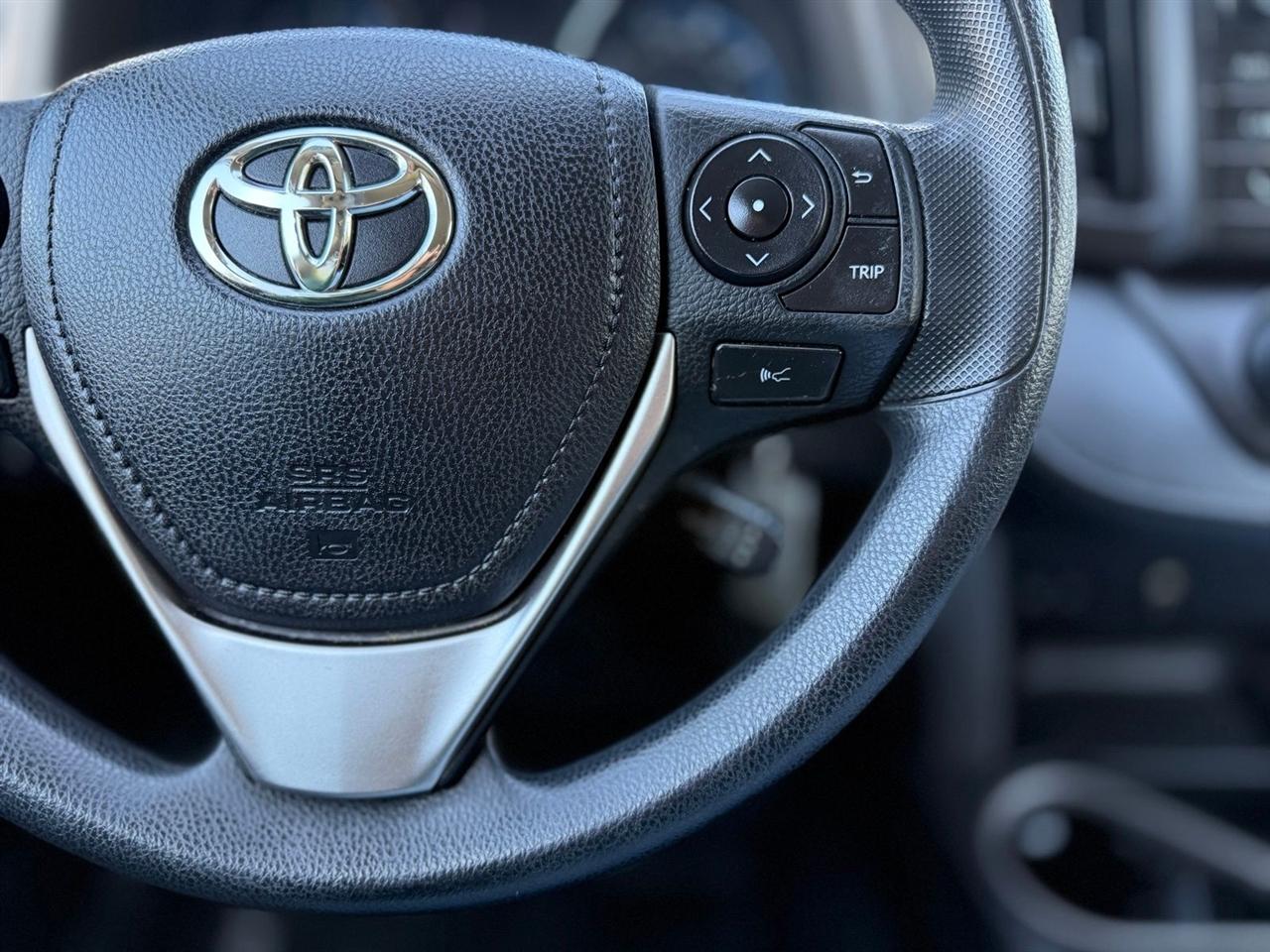 Toyota RAV4  2018