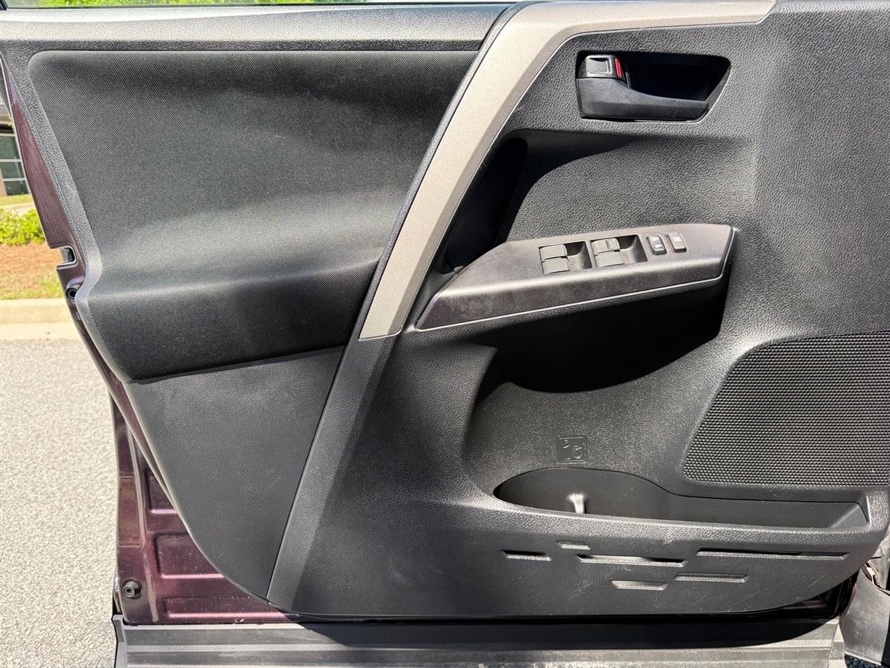 Toyota RAV4  2018