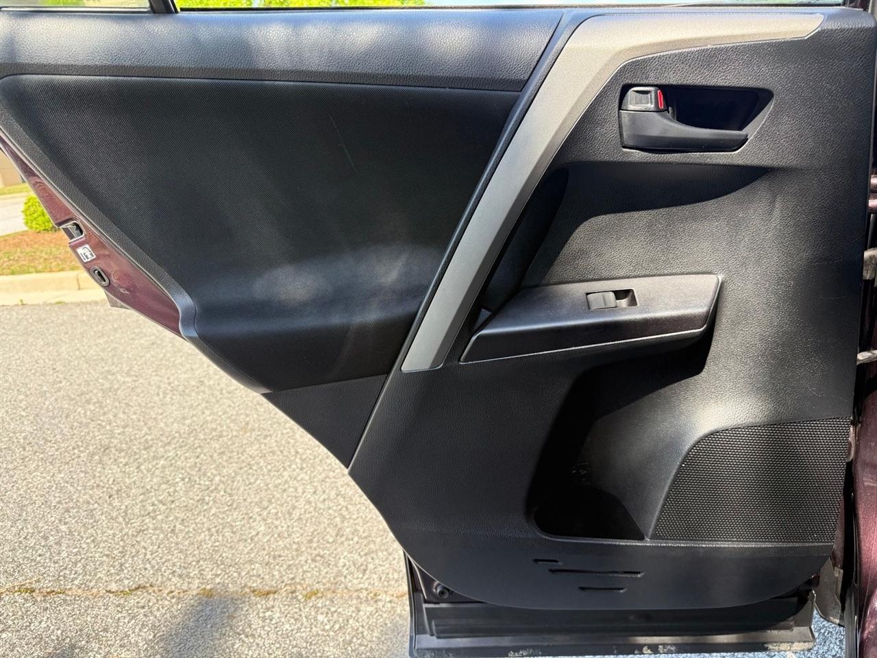 Toyota RAV4  2018