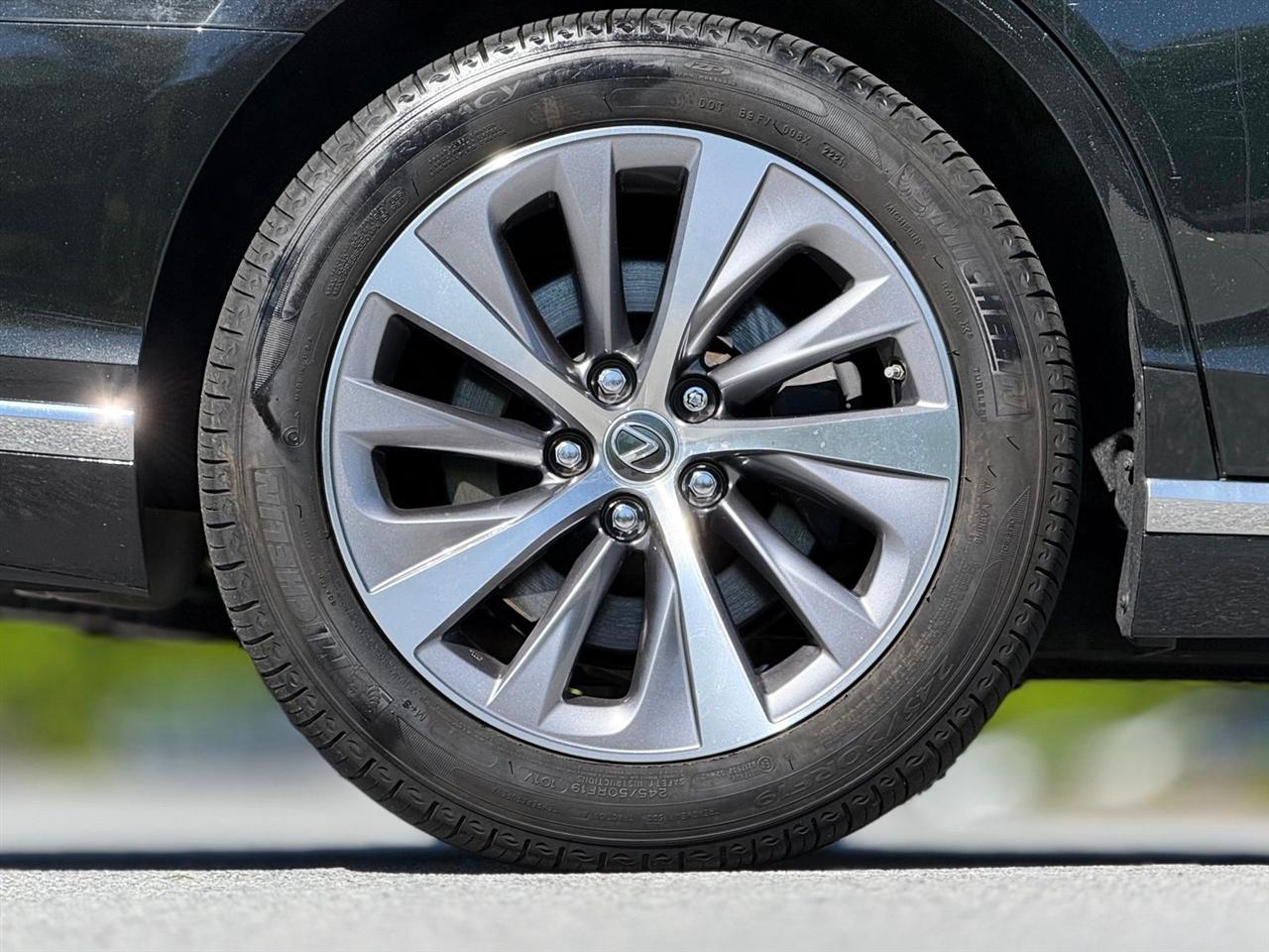 Lexus LS  2018