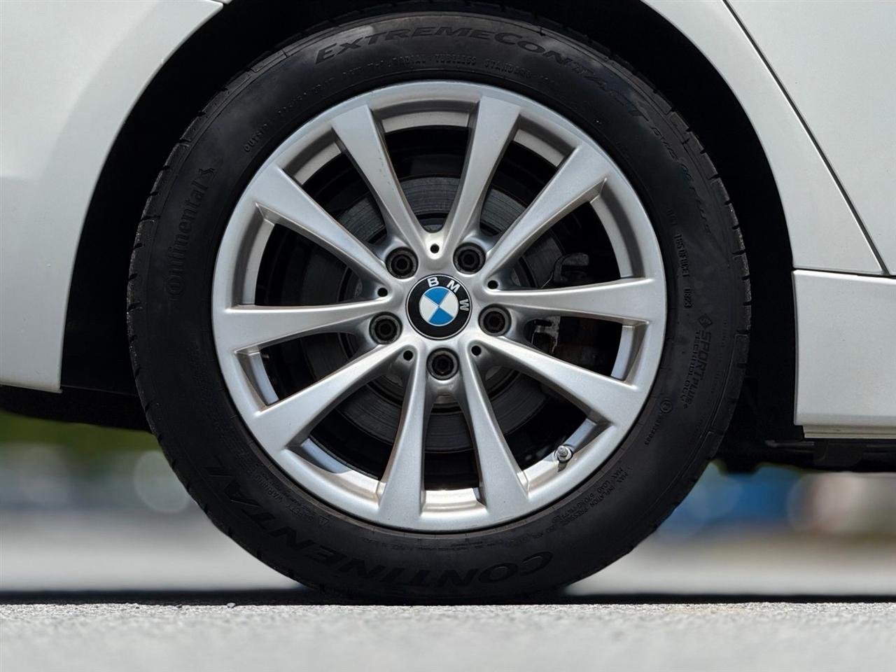 BMW 3 Series  2018
