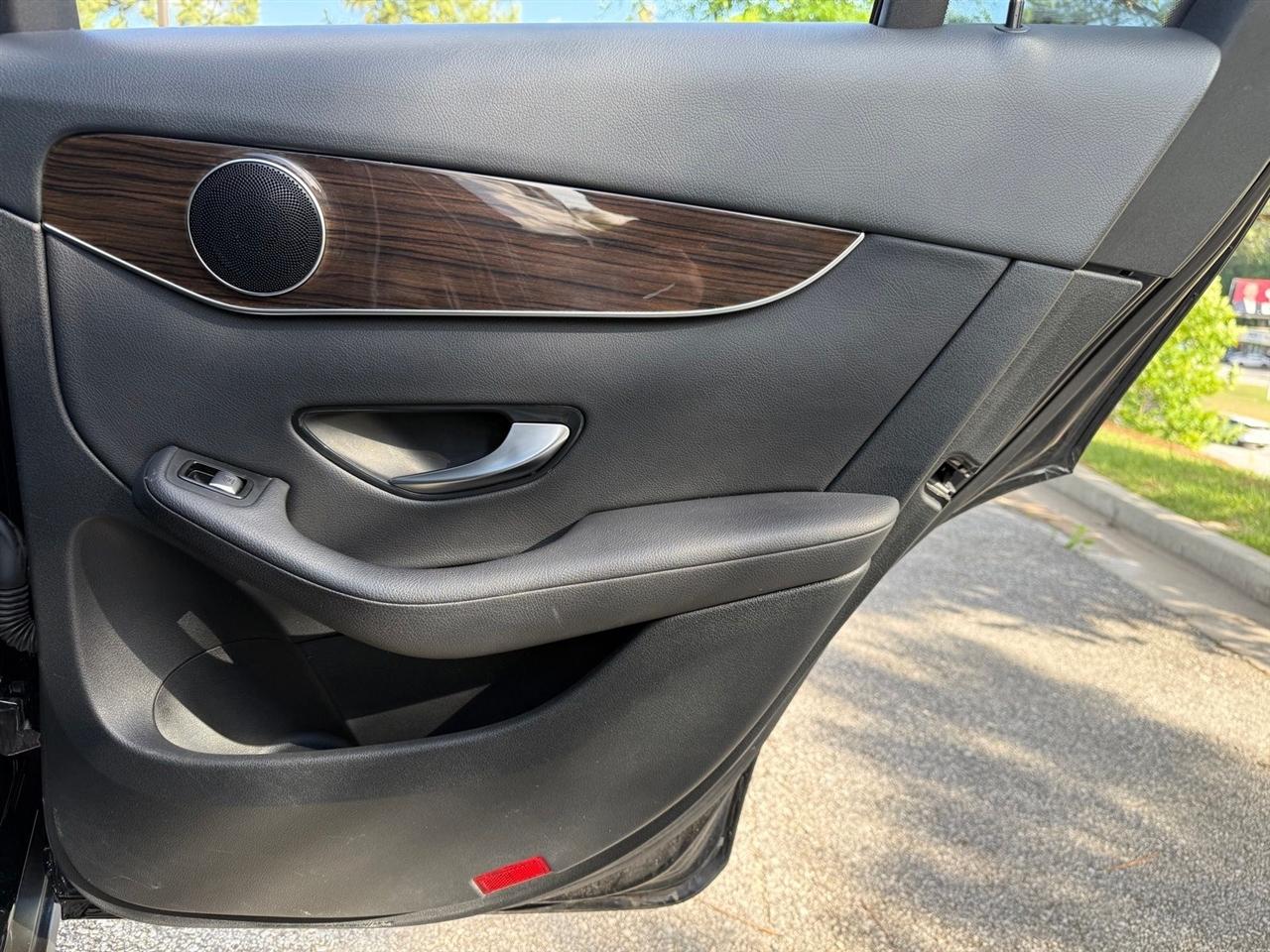 Mercedes-Benz GLC  2019