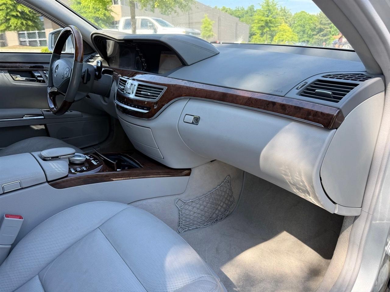 Mercedes-Benz S-Class  2010