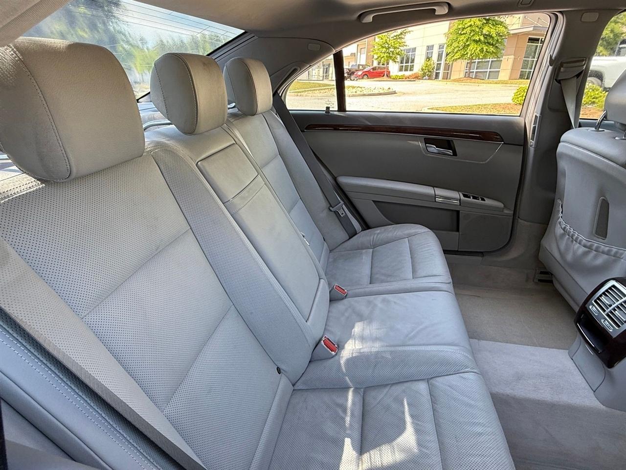 Mercedes-Benz S-Class  2010