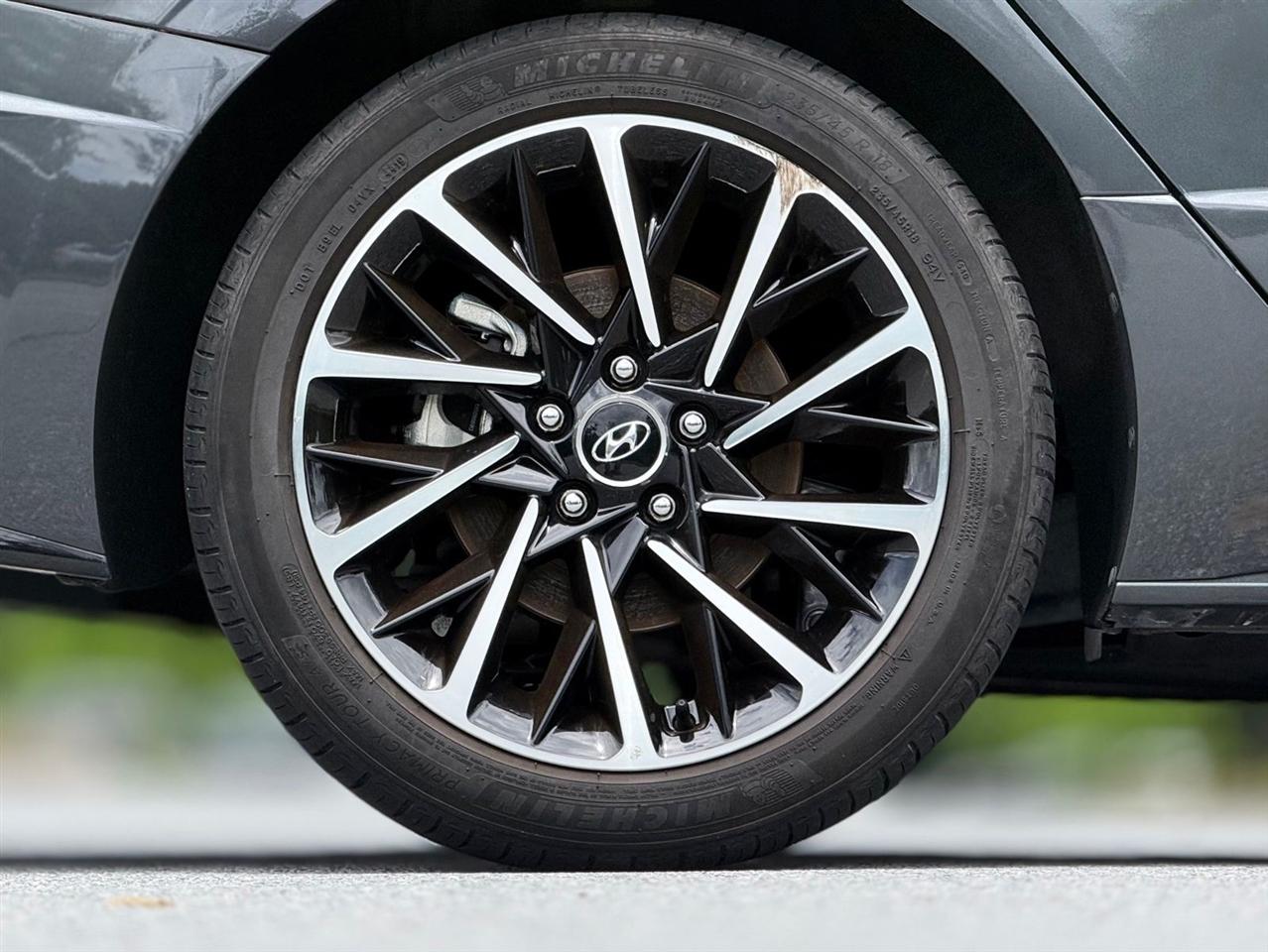 Hyundai Sonata  2020