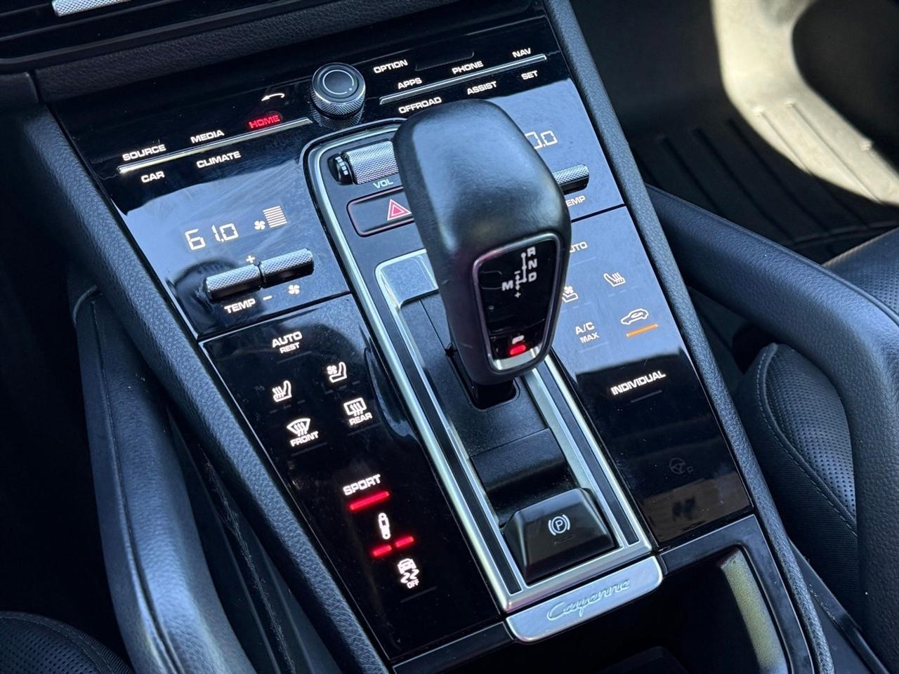 Porsche Cayenne  2021