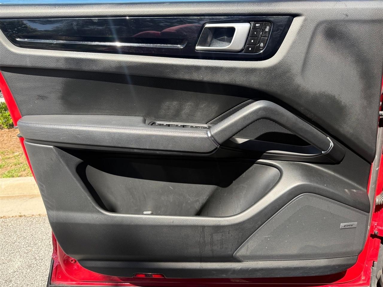 Porsche Cayenne  2021