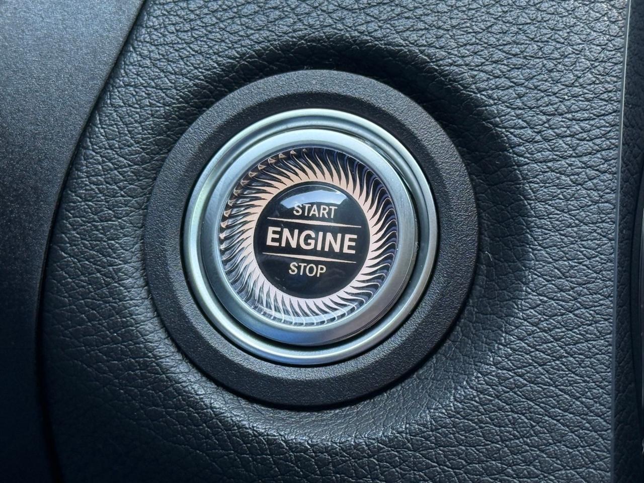 Mercedes-Benz C-Class  2021