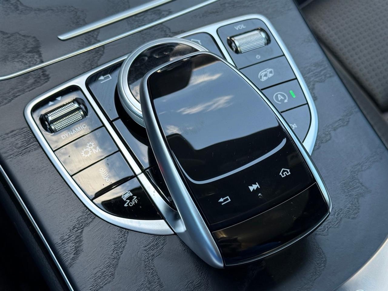 Mercedes-Benz C-Class  2021