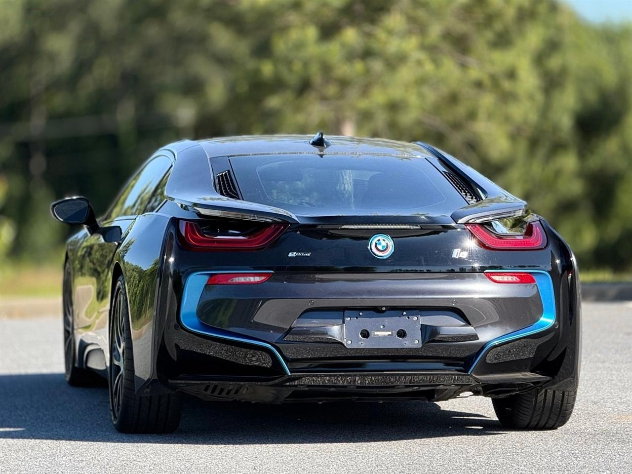BMW i8  2015