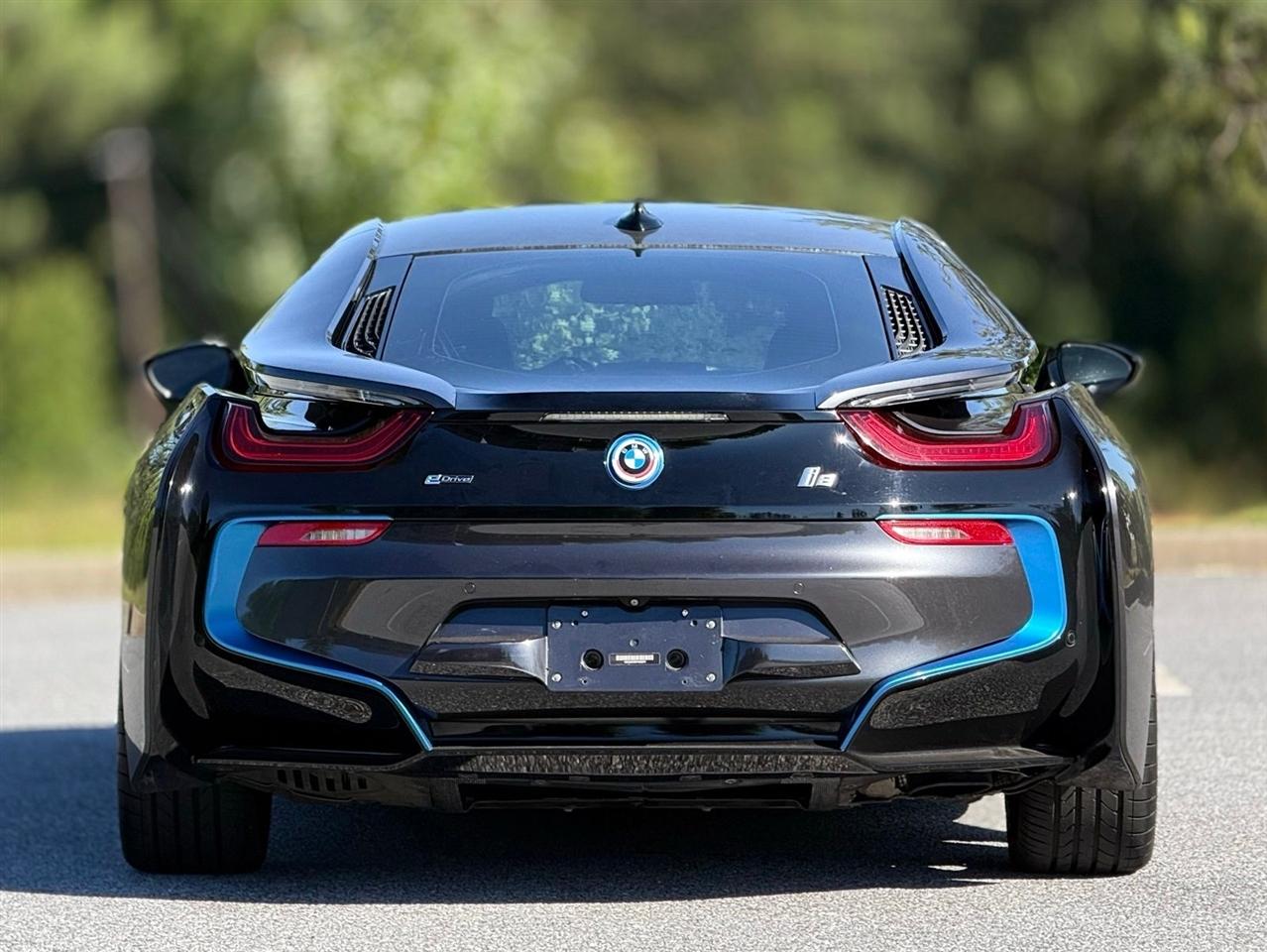 BMW i8  2015