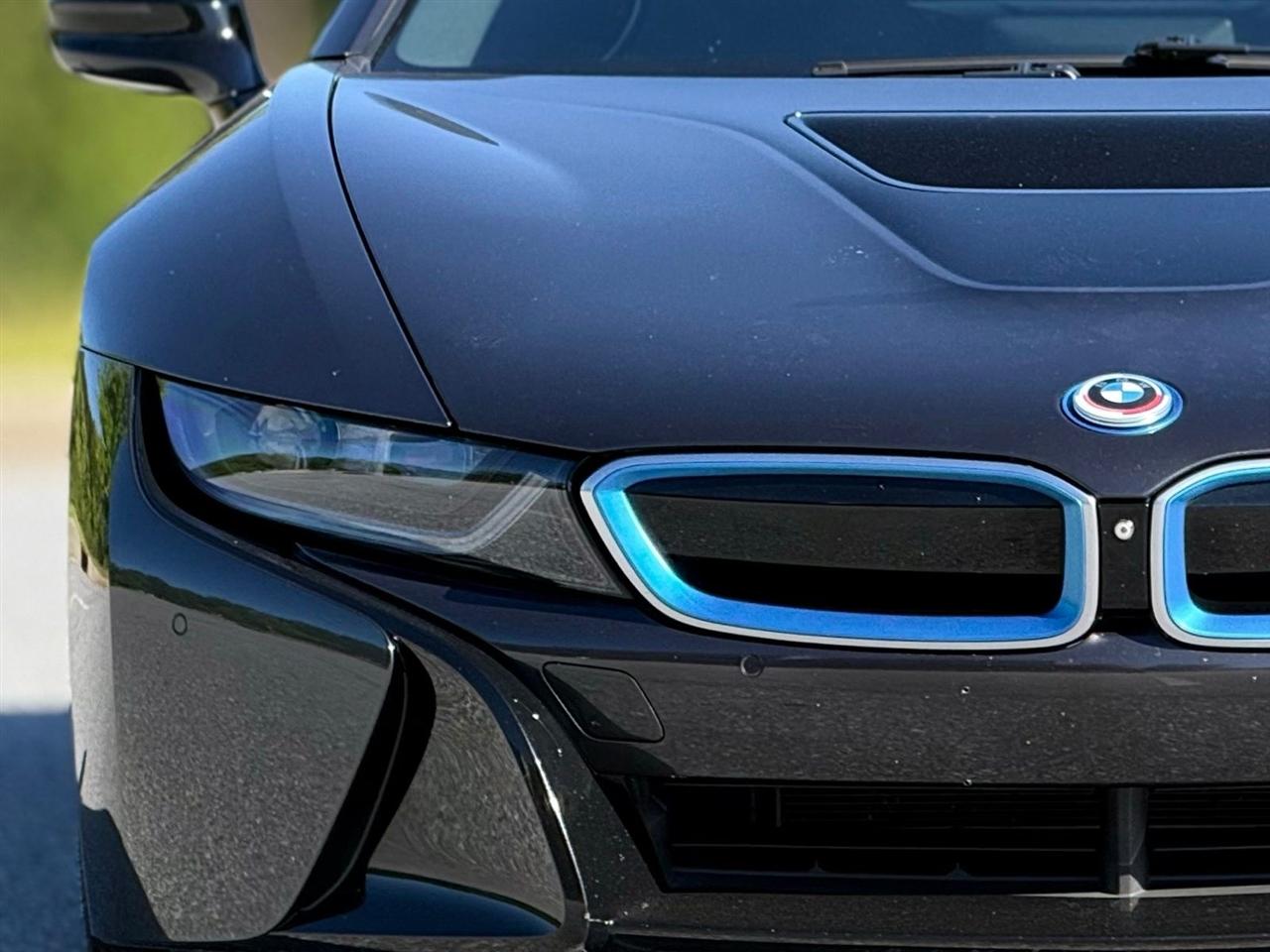 BMW i8  2015