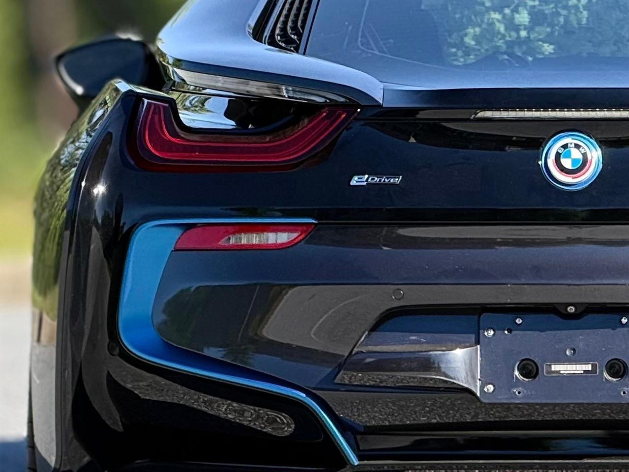 BMW i8  2015