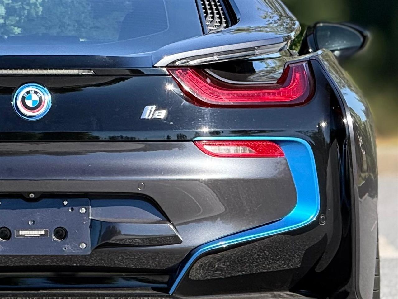 BMW i8  2015