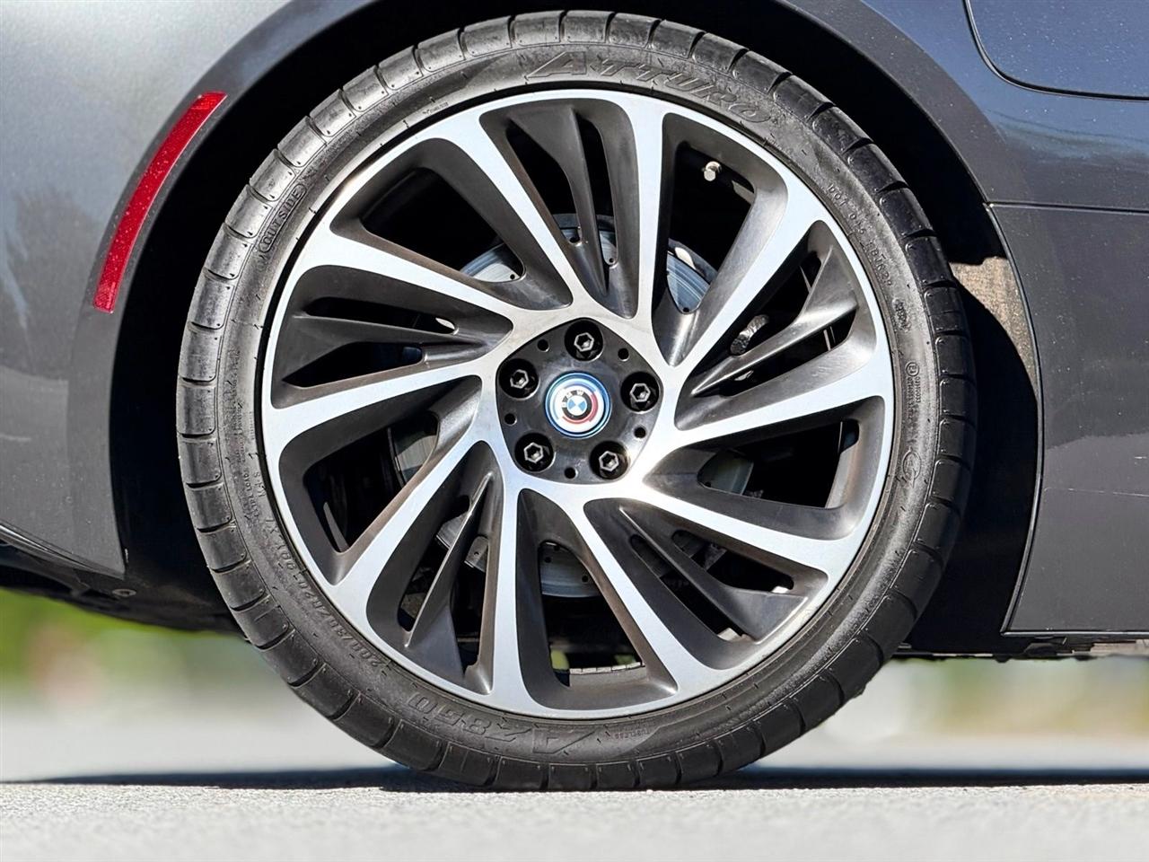 BMW i8  2015