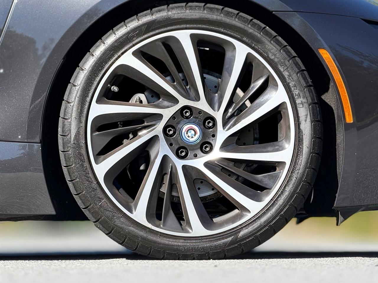 BMW i8  2015