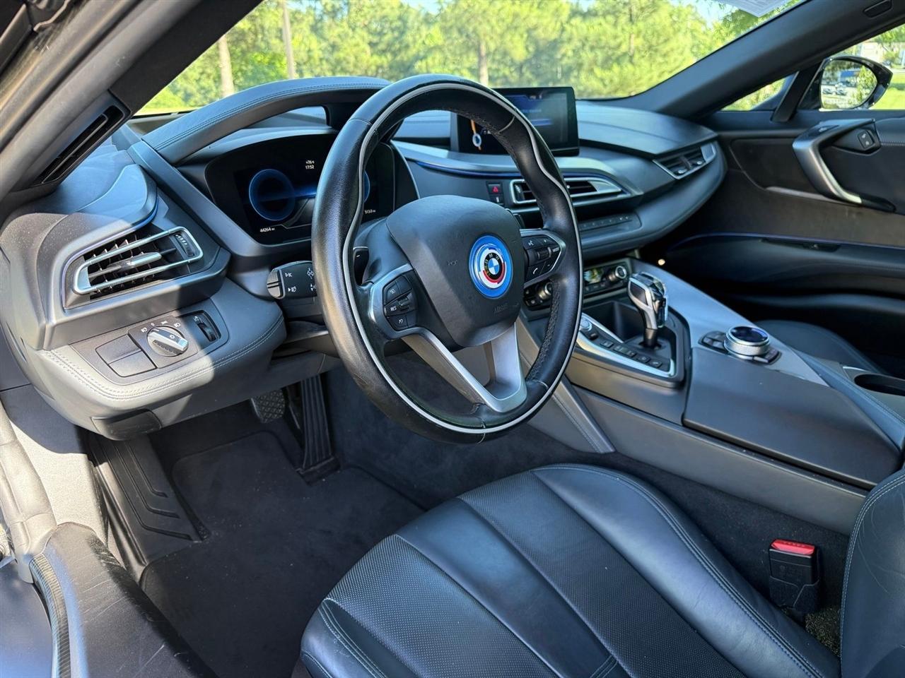 BMW i8  2015