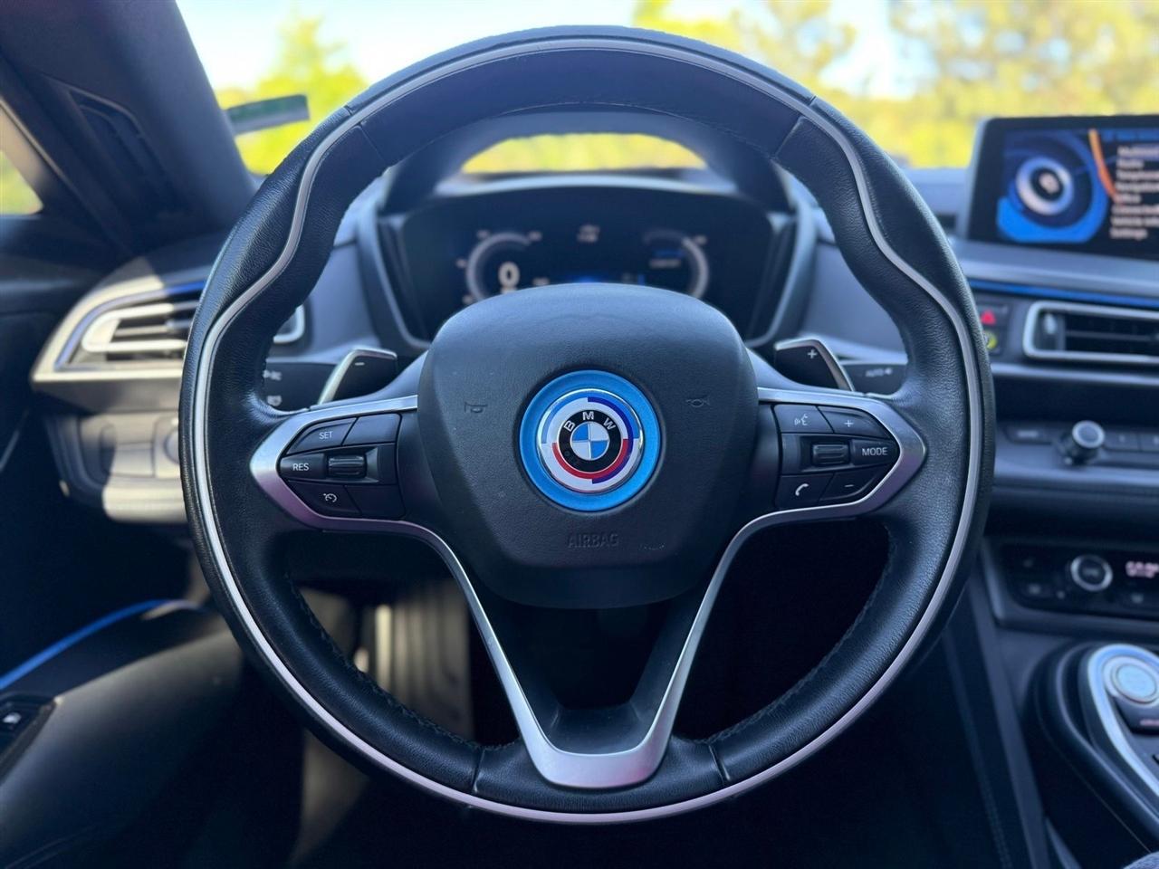 BMW i8  2015
