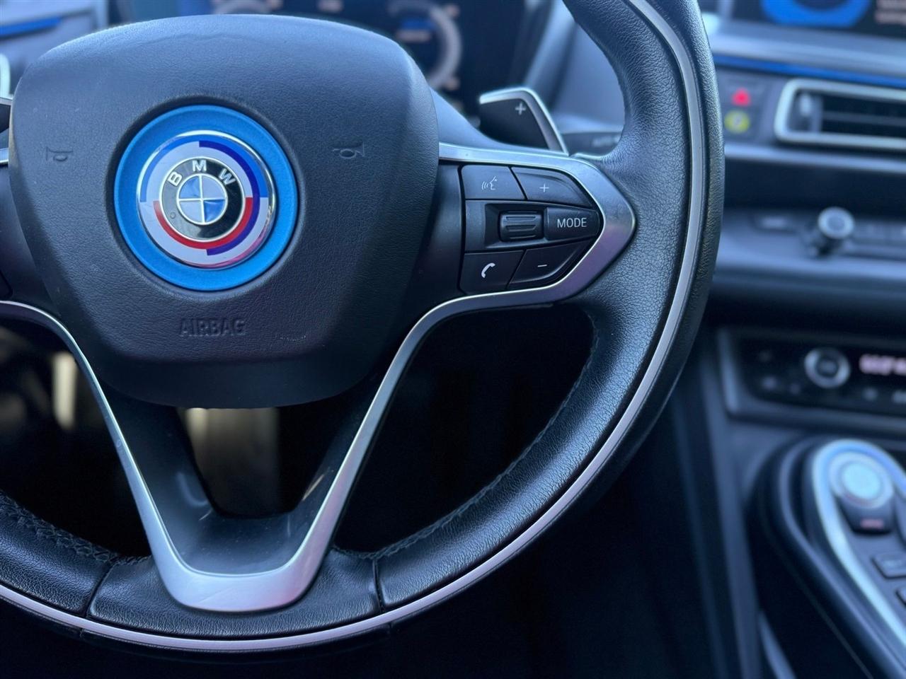 BMW i8  2015