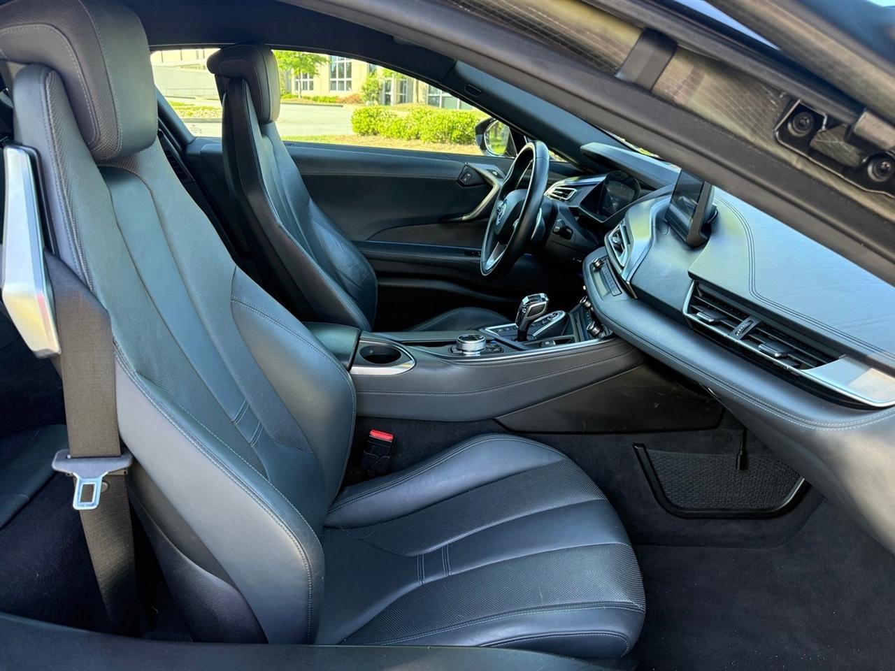 BMW i8  2015