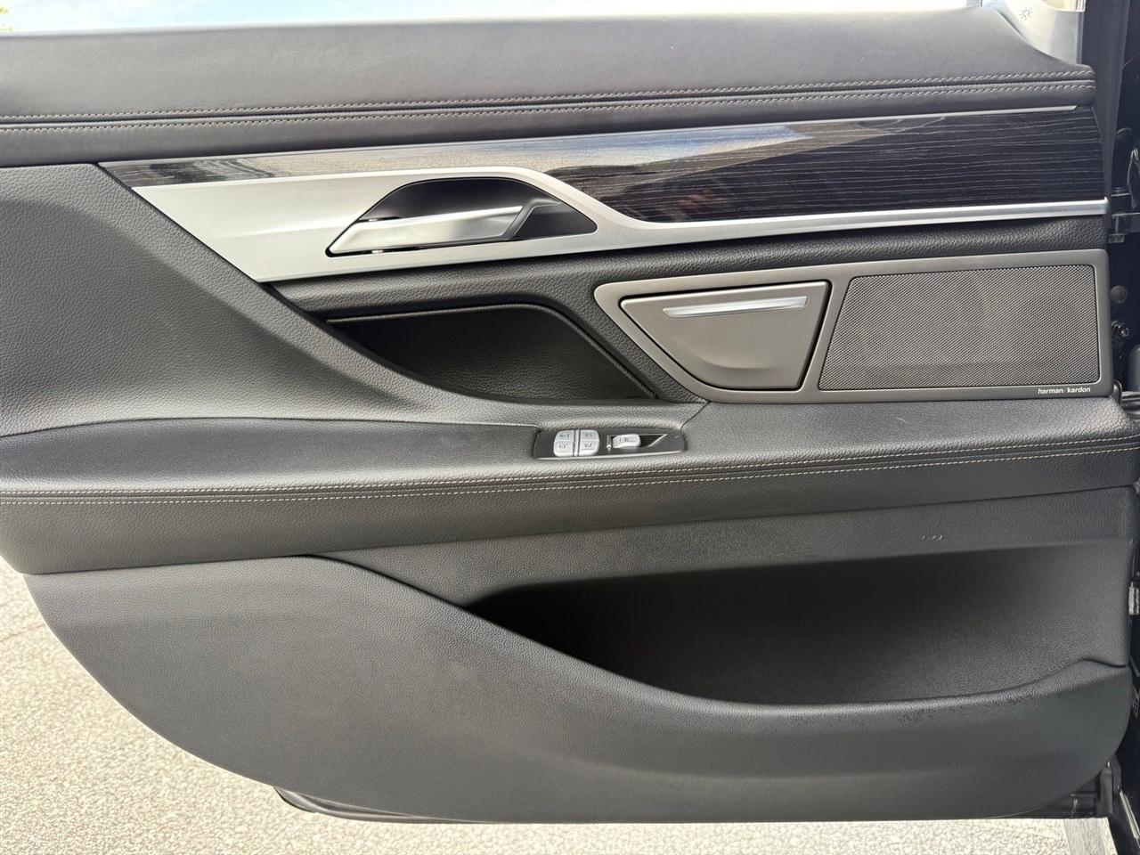 BMW 7 Series  2019