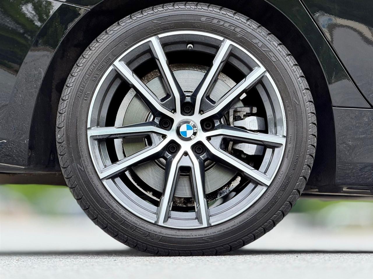 BMW 3 Series  2019