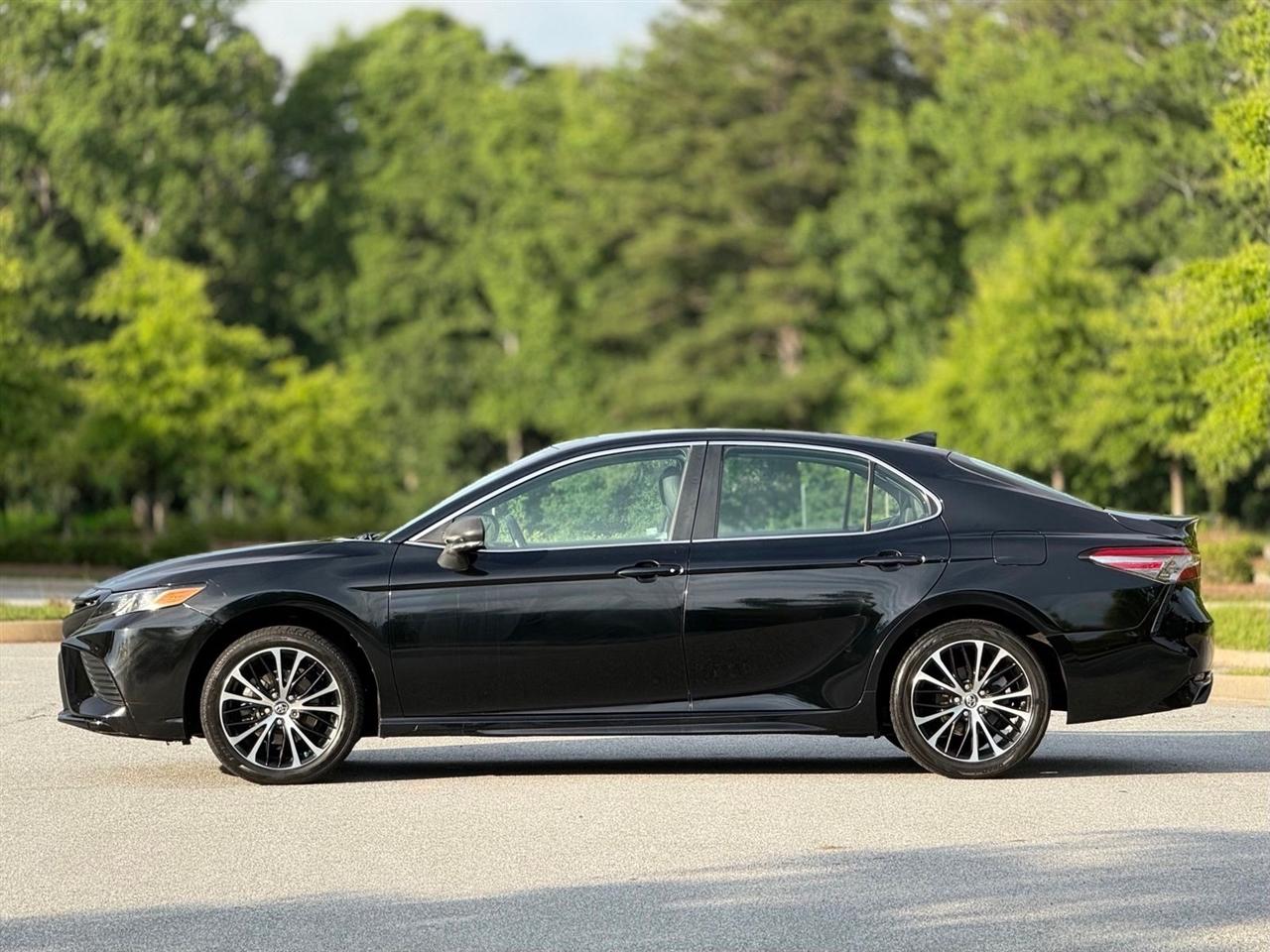 Toyota Camry  2019