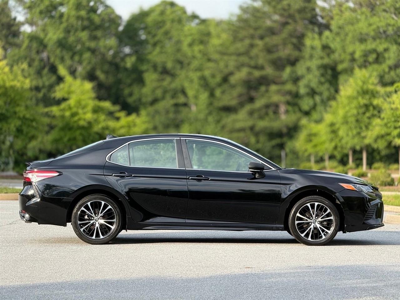 Toyota Camry  2019