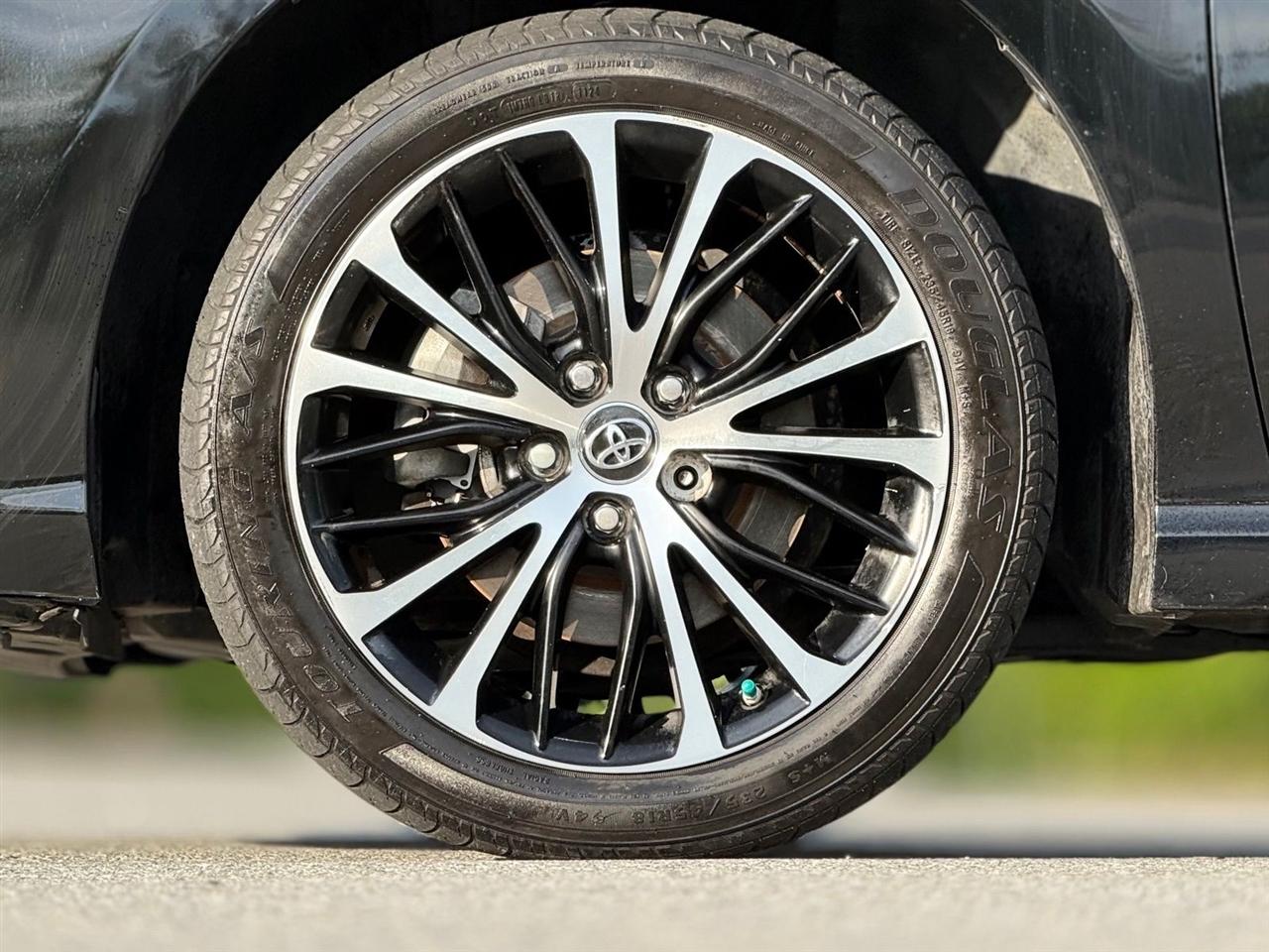 Toyota Camry  2019