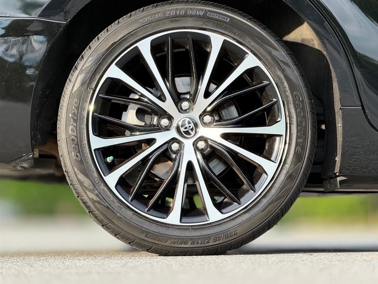 Toyota Camry  2019